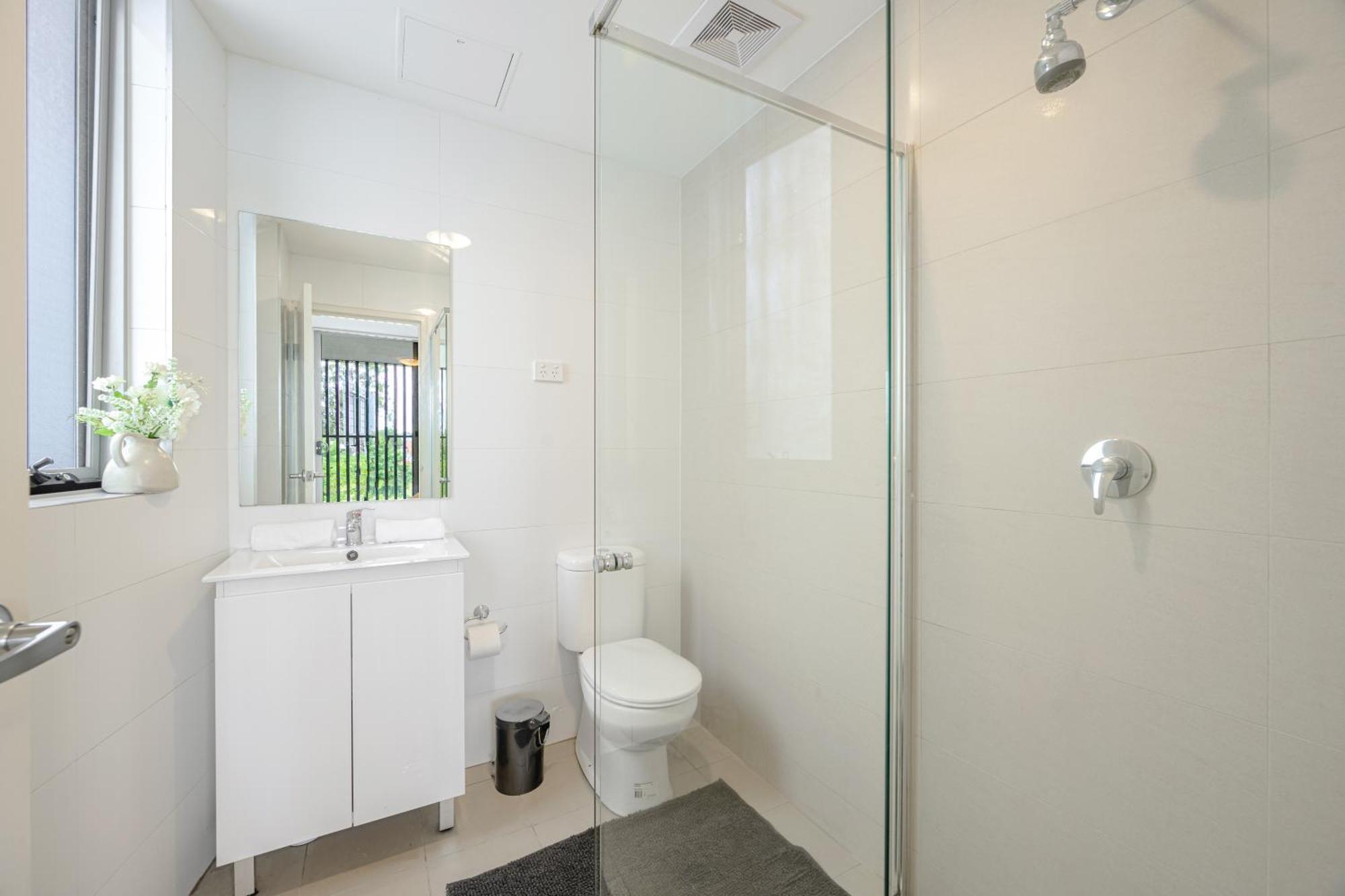 Liverpool Adorable 2Br Apt With Free Parking Warwick Farm Buitenkant foto
